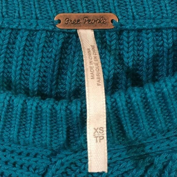 Free People Sz XS Turquoise Bat Wing Sweater - Picture 2 of 7